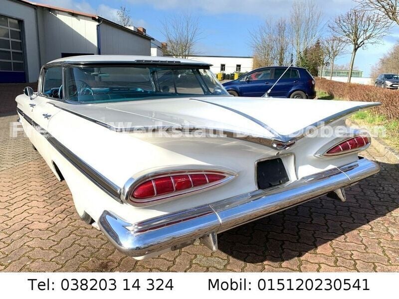 Używany Chevrolet Impala 320 KM (235 kW) 1959 Biały Sedan/Limuzyna