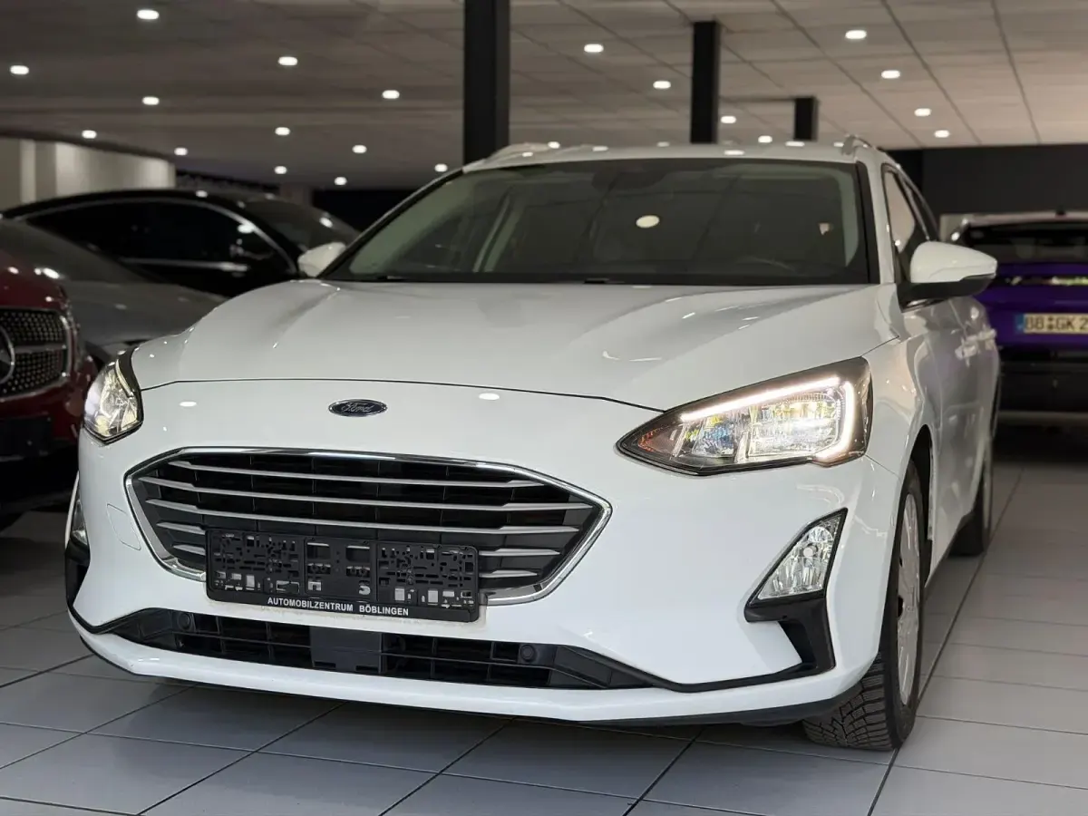 Gebraucht Ford Focus Cool & Connect 120 PS (88 kW) 2020 Weiß Kombi