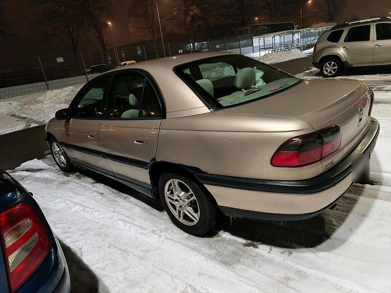 Gebraucht Opel Omega 136 PS (100 kW) 1998 Gold Limousine