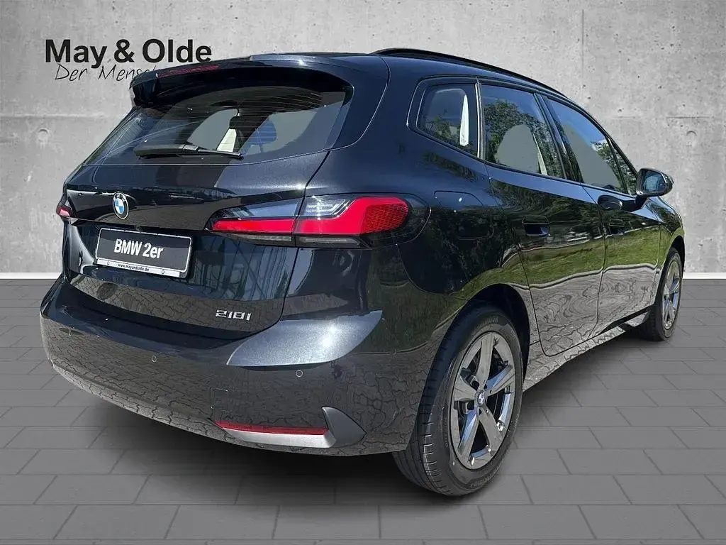 Neu BMW 218 Active Tourer 136 PS (100 kW) 2026 Black sapphire metallic Van / Kleinbus