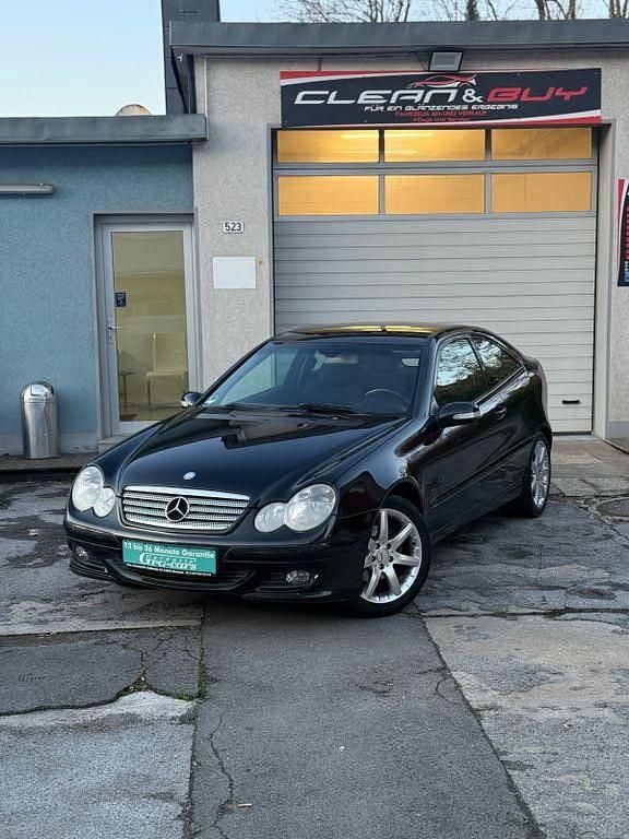 Schwarz Gebraucht 2004 Mercedes C200 Sport Coupé | 3.299 € (Fairer Preis) - Bild 1/4
