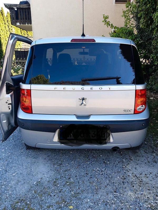 Silber Gebraucht 2005 Peugeot 1007 Van / Kleinbus | 2.550 € (Fairer Preis) - Bild 1/4