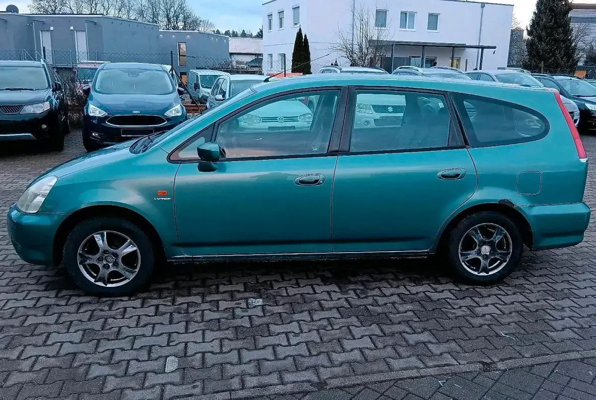 Gebraucht Honda Stream 156 PS (114 kW) 2001 Grün Van / Kleinbus