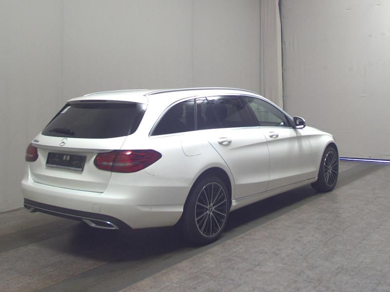 Gebraucht Mercedes C220 Avantgarde 194 PS (142 kW) 2020 Weiss Kombi
