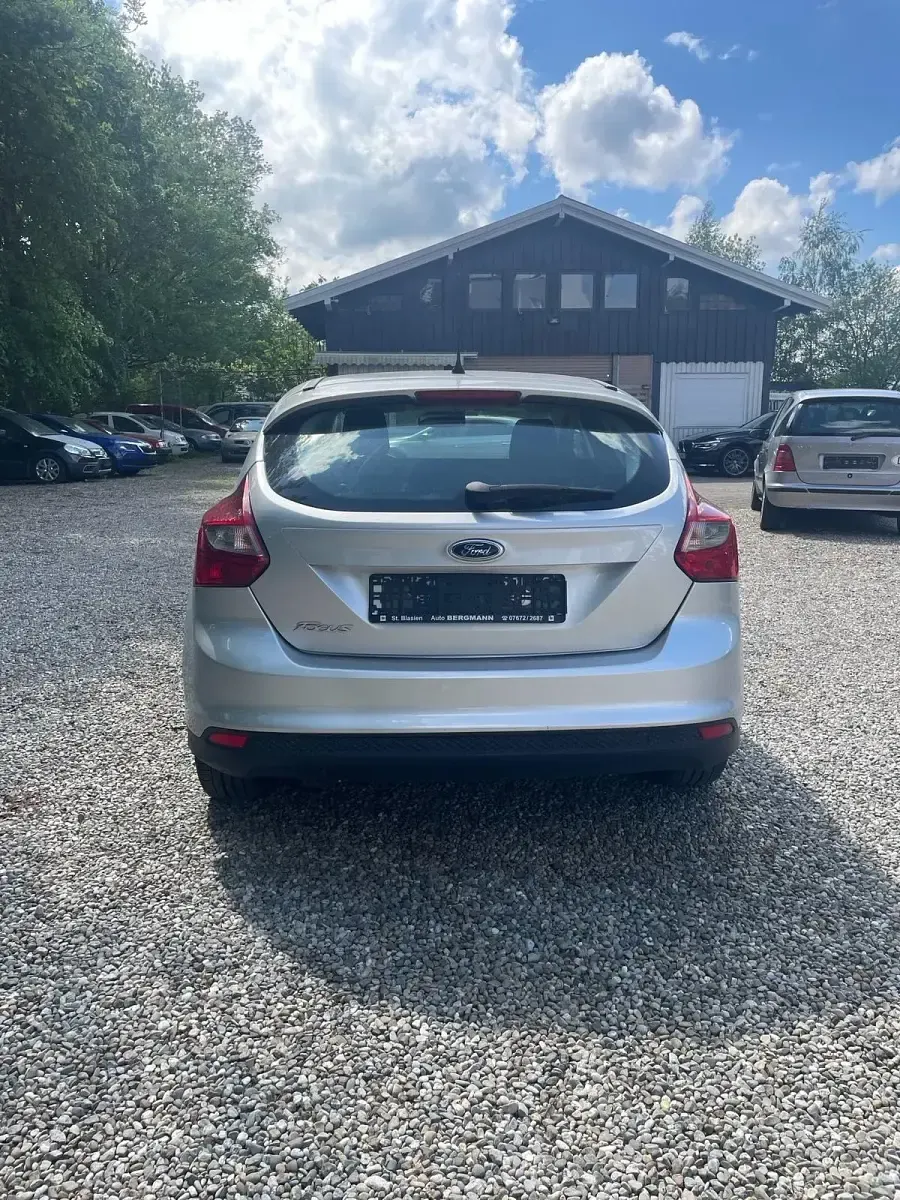 Gebraucht Ford Focus 116 PS (85 kW) 2014 Silber Limousine