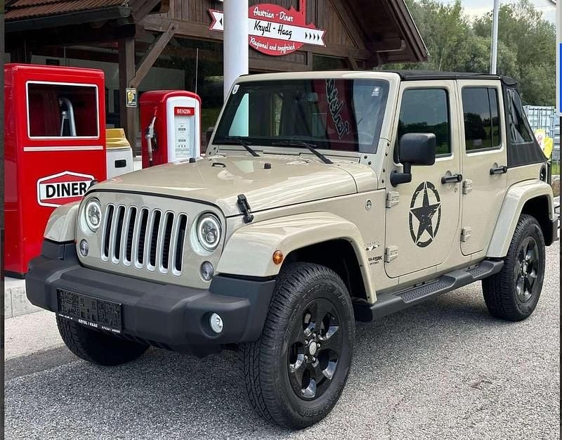 Gebraucht Jeep Wrangler Unlimited 200 PS (147 kW) 2018 Beige SUV