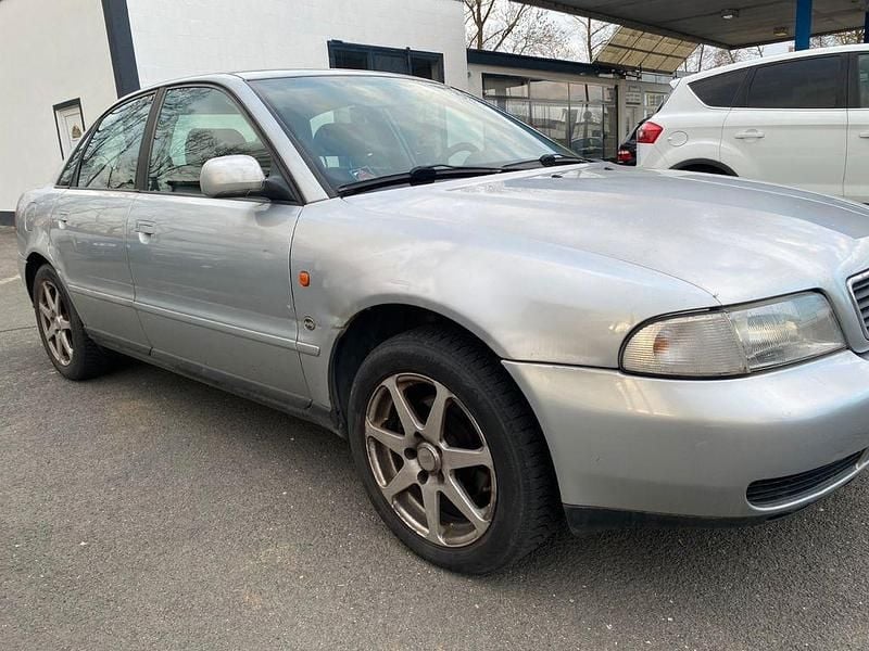 Gebraucht Audi A4 Comfort 125 PS (91 kW) 1997 Silber Limousine