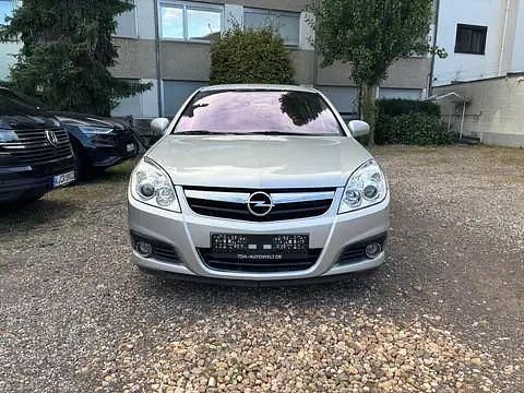Gebraucht Opel Signum Edition+ 150 PS (110 kW) 2007 Silber Kleinwagen