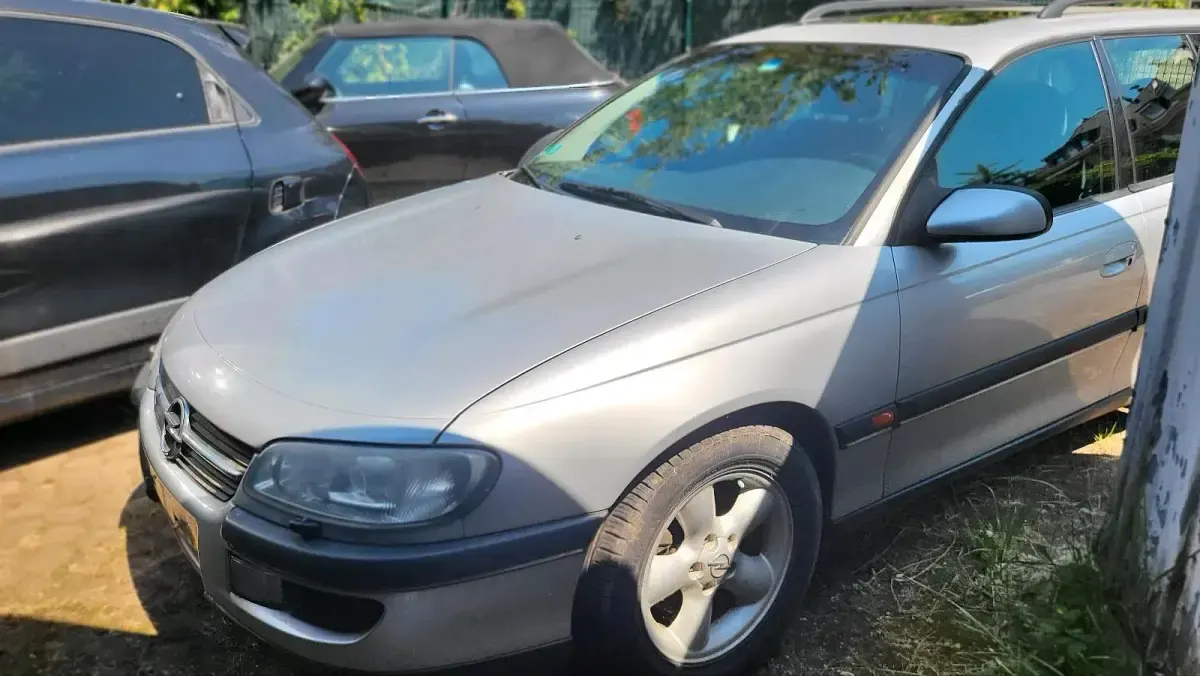 Gebraucht Opel Omega 166 PS (122 kW) 1999 Grau Kombi