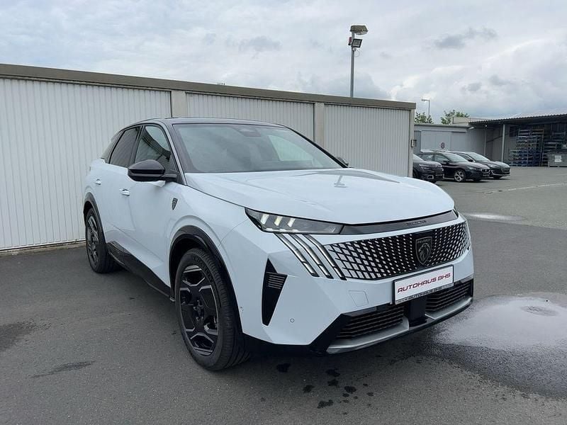 Gebraucht Peugeot e-3008 GT 153 kW (209 PS) 2024 Okenitweiß (weiß) SUV