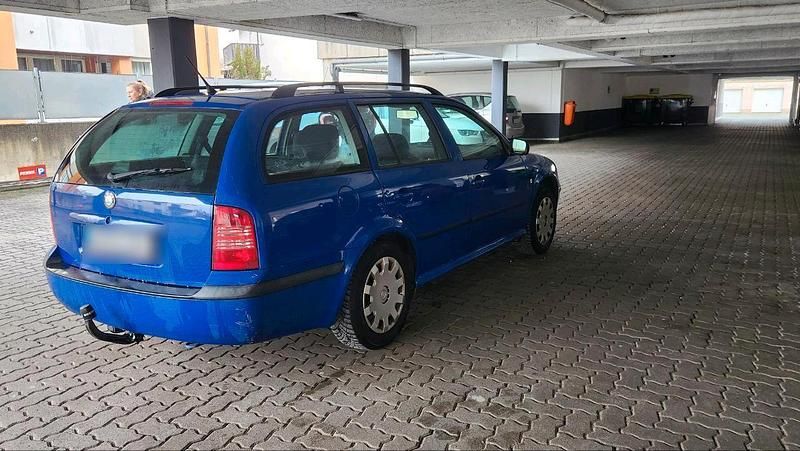 Gebraucht Skoda Octavia Tour 105 PS (77 kW) 2002 Blau Kombi