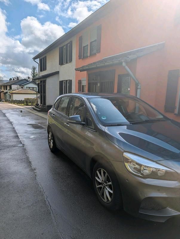 Gebraucht BMW 218 150 PS (110 kW) 2018 Grau Van / Kleinbus