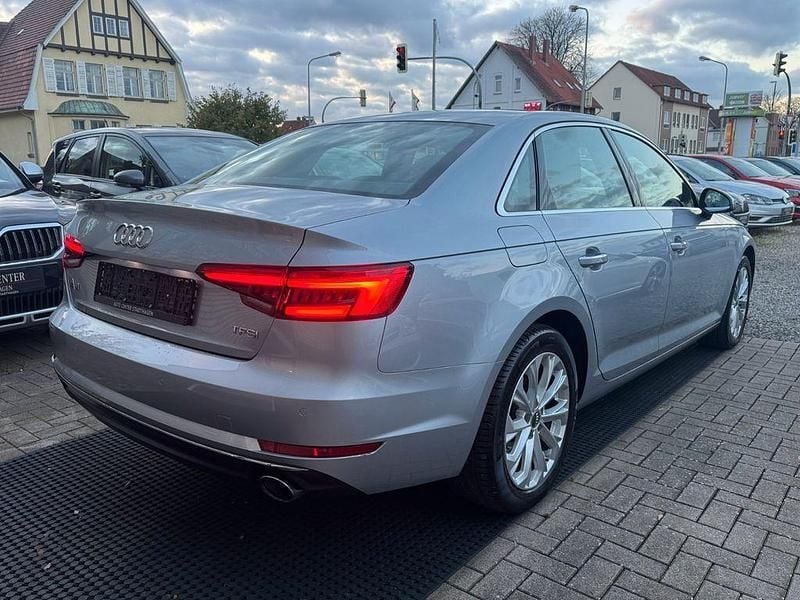 Second-hand Audi A4 Design 190 CP (139 kW) 2016 Argintiu Berlinǎ