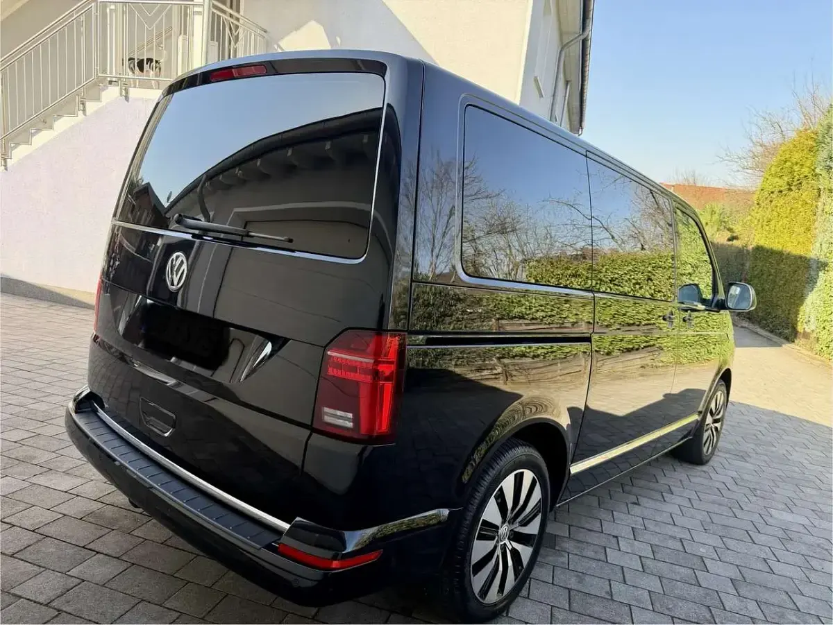 Gebraucht VW Multivan Generation Six 150 PS (110 kW) 2020 Schwarz Van / Kleinbus