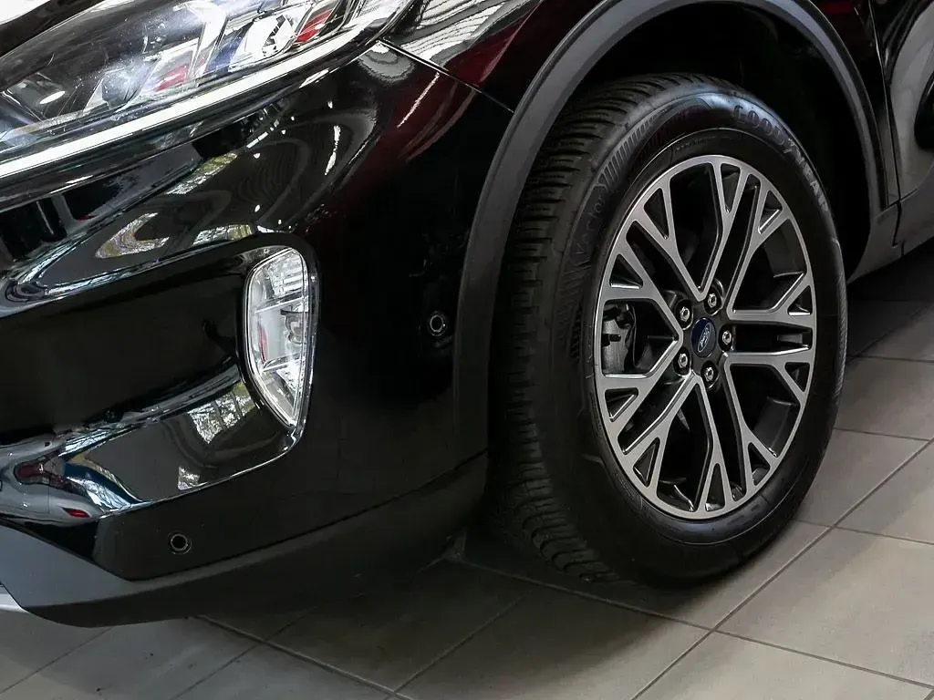 Gebraucht Ford Kuga Titanium 242 PS (177 kW) 2024 Schwarz SUV