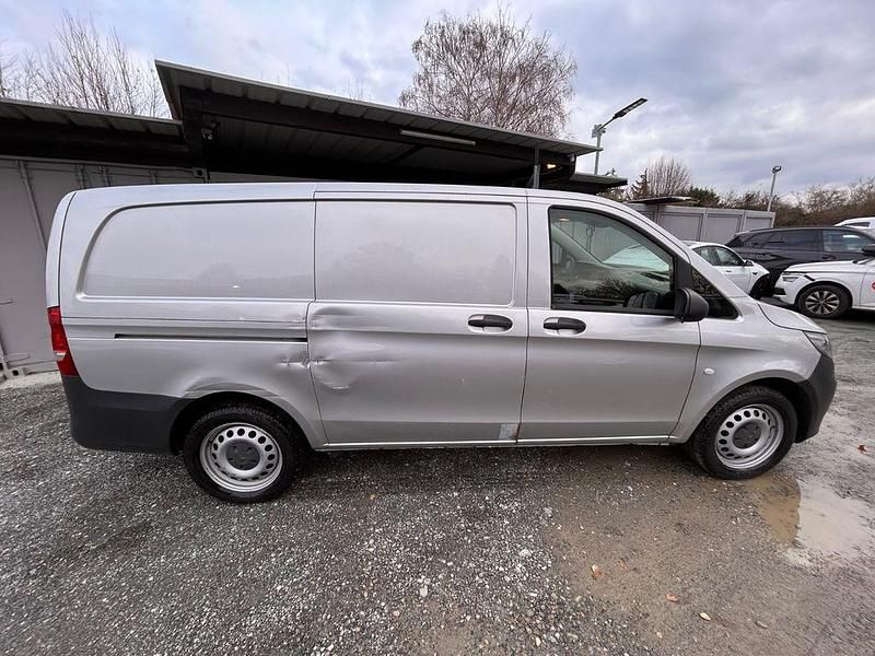 Gebraucht Mercedes Vito 163 PS (119 kW) 2016 Silber Van