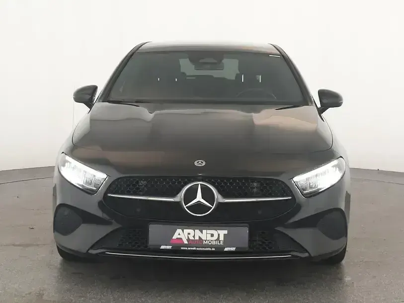 Gebraucht Mercedes A250 Progressive 238 PS (175 kW) 2024 Kosmosschwarz Limousine