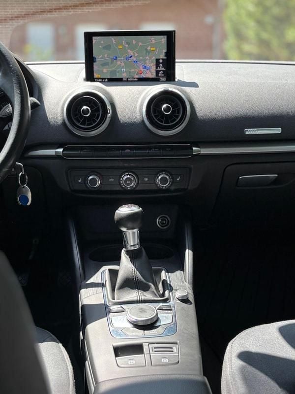 Gebraucht Audi A3 116 PS (85 kW) 2019 Schwarz Limousine