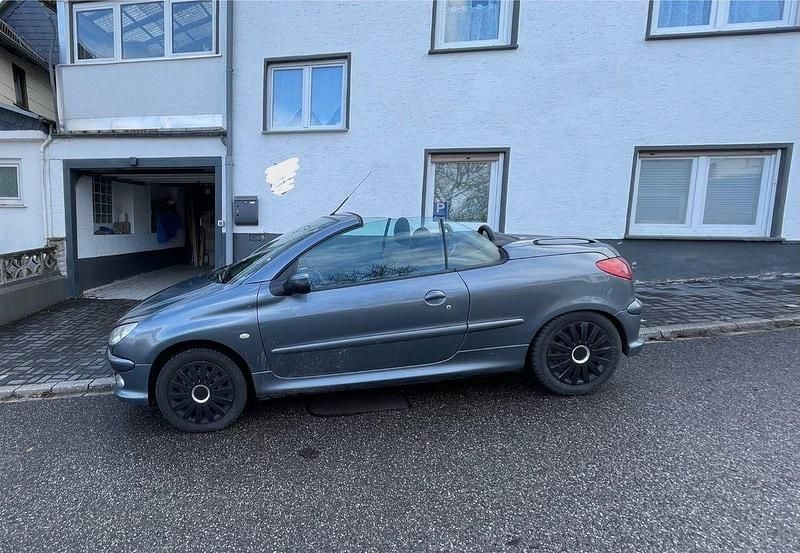 Gebraucht Peugeot 206 CC Filou 109 PS (80 kW) 2006 Grau Cabrio