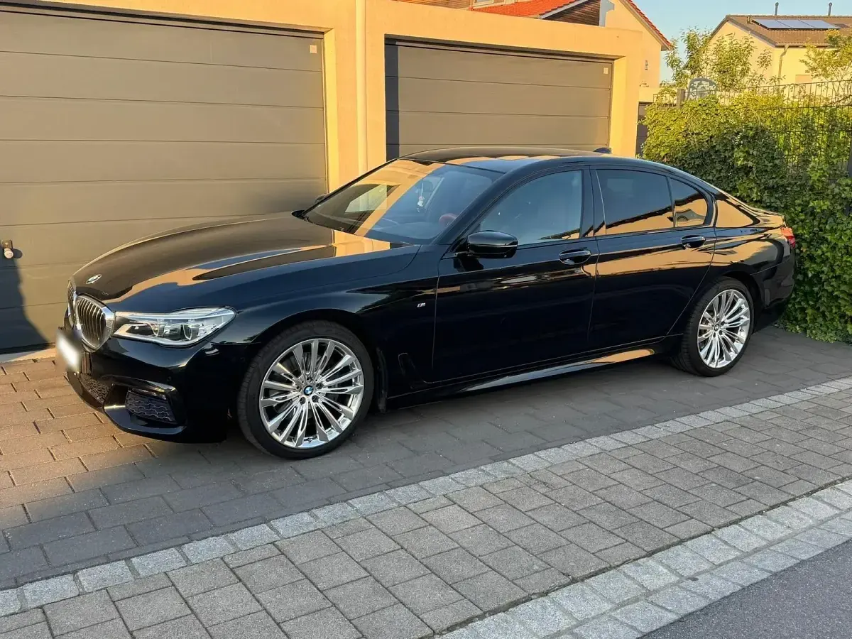 Gebraucht BMW 740 M Sport 320 PS (235 kW) 2016 Schwarz Limousine