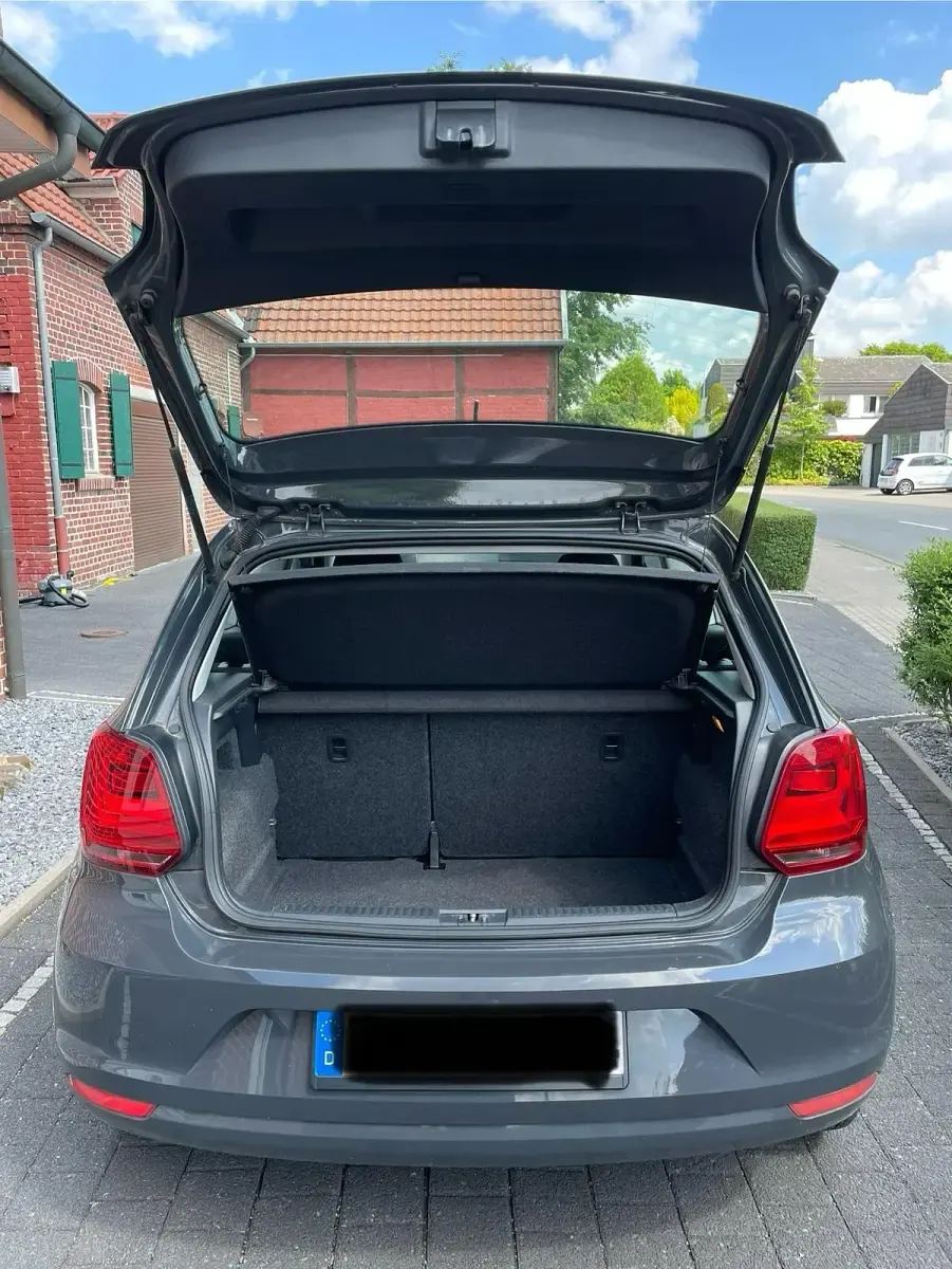 Gebraucht VW Polo 60 PS (44 kW) 2015 Grau Kleinwagen