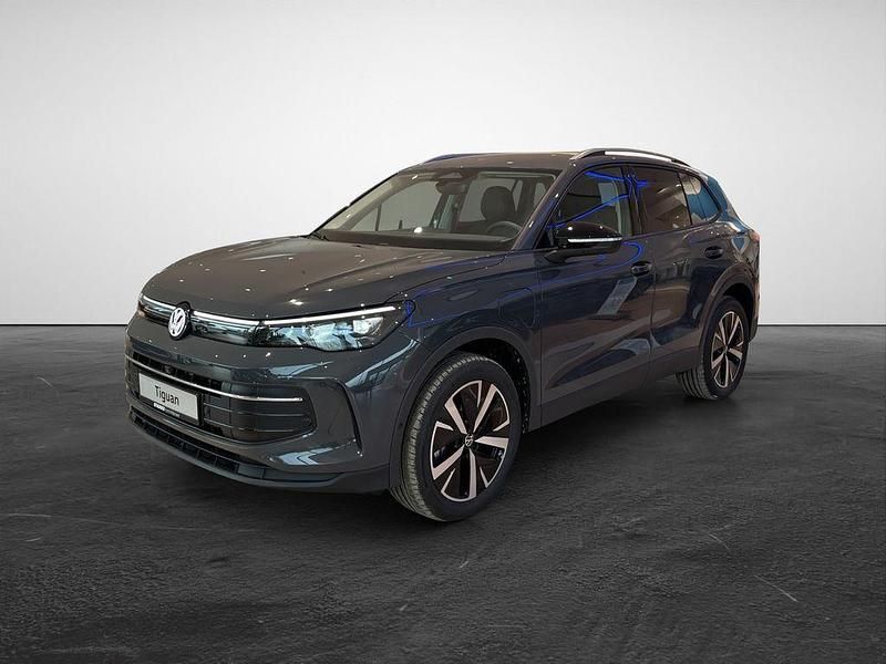 Neu VW Tiguan 150 PS (110 kW) 2025 Grau (delfingrau metallic) SUV