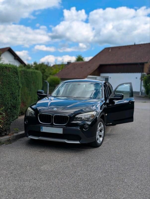 Schwarz Gebraucht 2011 BMW X1 SUV | 7.300 € (Etwas zu teuer) - Bild 1/4