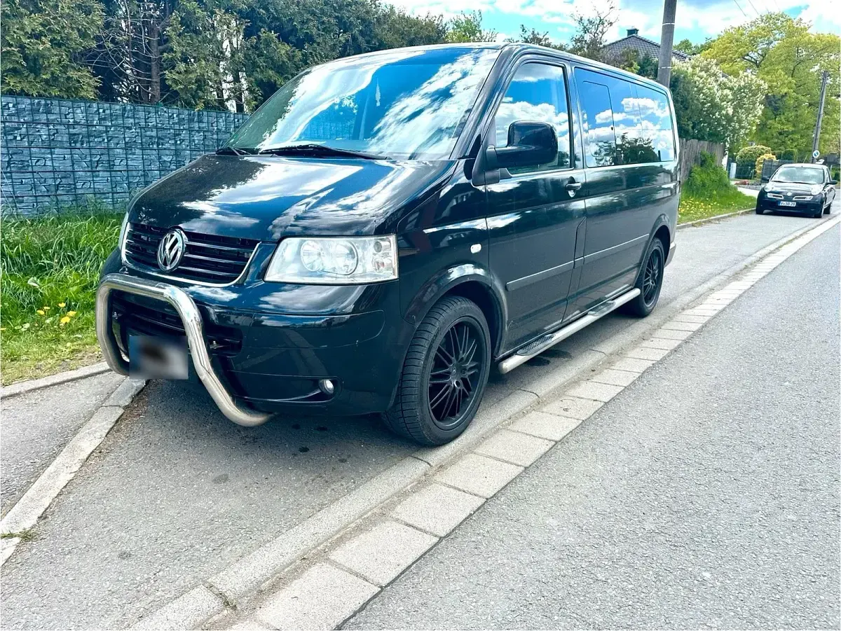 Gebraucht VW Multivan 131 PS (96 kW) 2008 Schwarz Van / Kleinbus