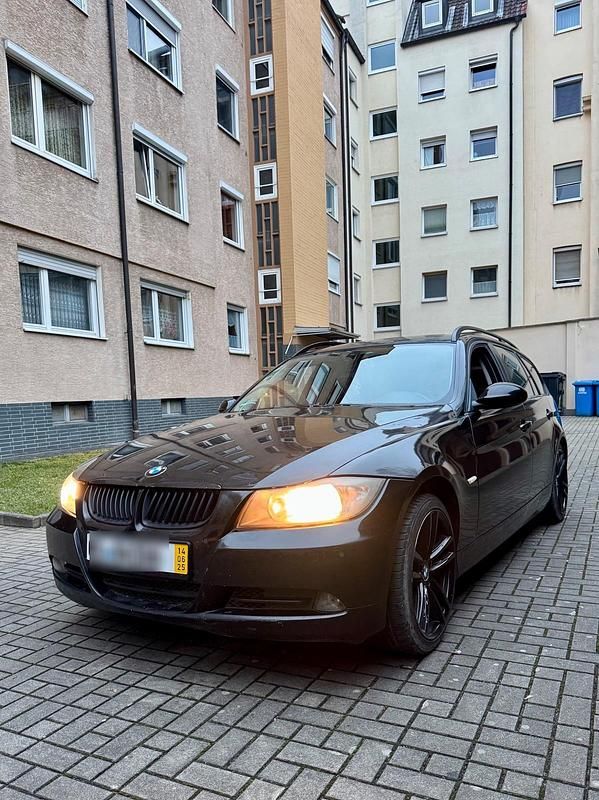 Schwarz Gebraucht 2006 BMW 320 Kombi | 2.350 € (Superpreis) - Bild 1/4