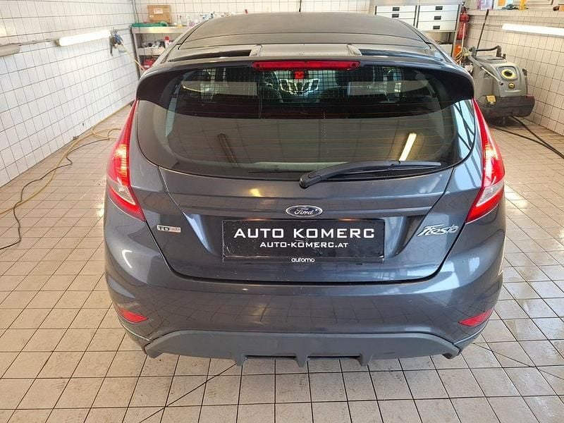 Gebraucht Ford Fiesta 90 PS (66 kW) 2010 Grau Kleinwagen