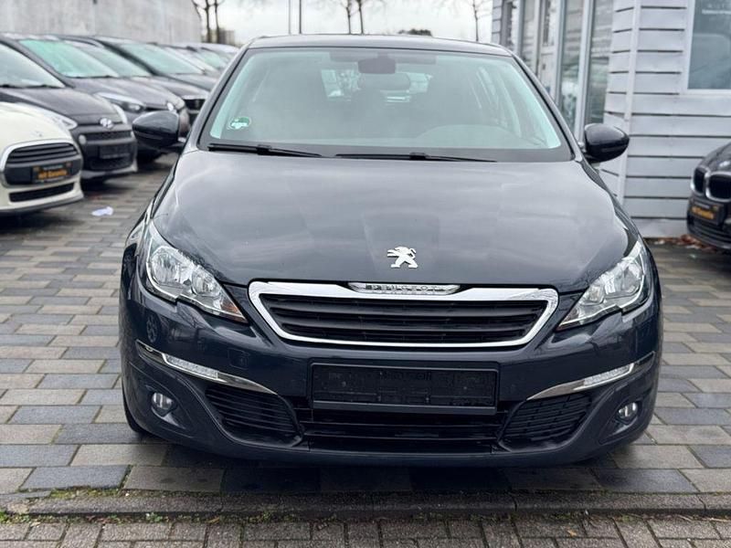 Gebraucht Peugeot 308 Active 125 PS (91 kW) 2013 Grau Limousine