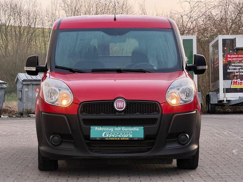 Gebraucht Fiat Doblò Basis 75 PS (55 kW) 2014 Rot Van / Kleinbus