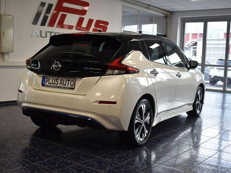 Gebraucht Nissan Leaf 360º 110 kW (150 PS) 2020 Pearl white/black m Kleinwagen