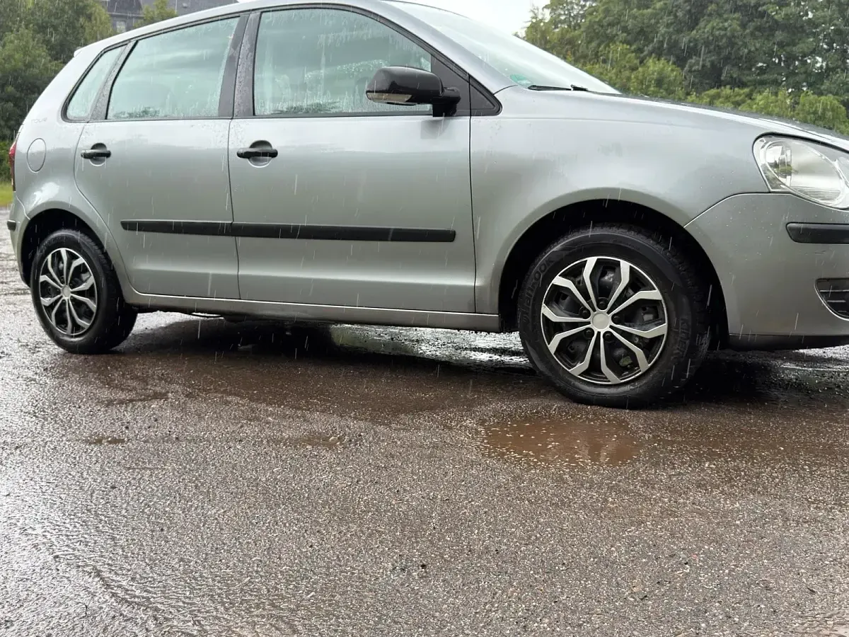 Gebraucht VW Polo 80 PS (58 kW) 2007 Grau Kleinwagen