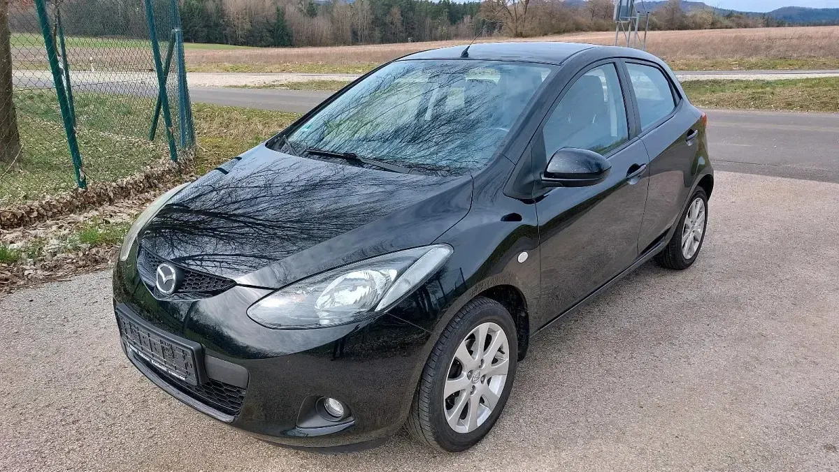 Gebraucht Mazda 2 75 PS (55 kW) 2009 Schwarz Kleinwagen