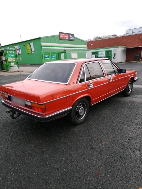 Second-hand Audi 100 86 CP (63 kW) 1980 Roșu Berlinǎ