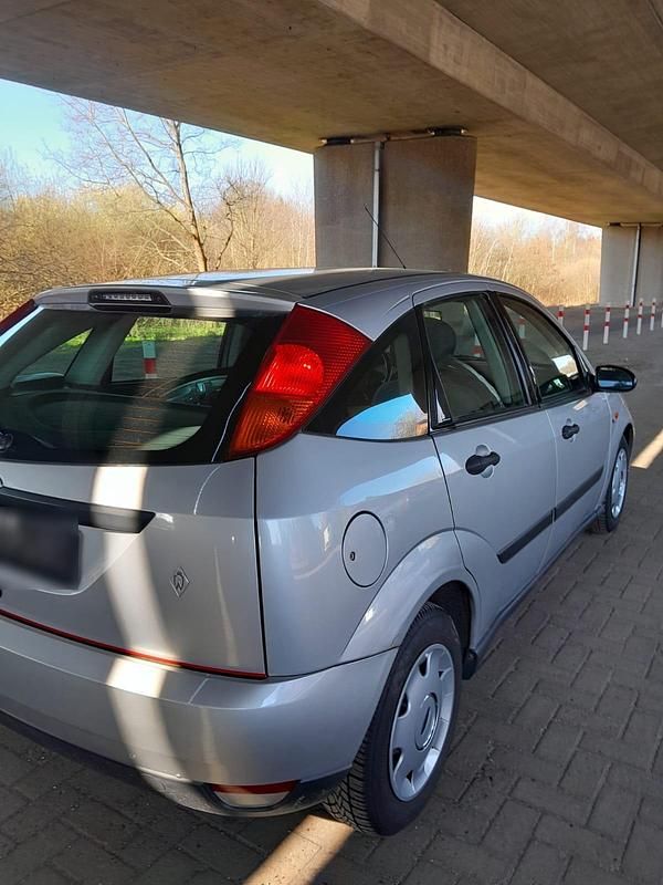 Gebraucht Ford Focus 75 PS (55 kW) 1999 Silber Kombi