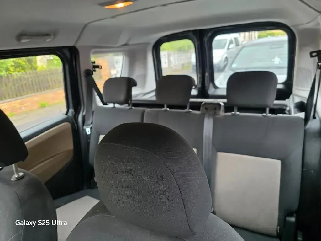 Gebraucht Opel Combo Edition 120 PS (88 kW) 2016 Schwarz Van / Kleinbus