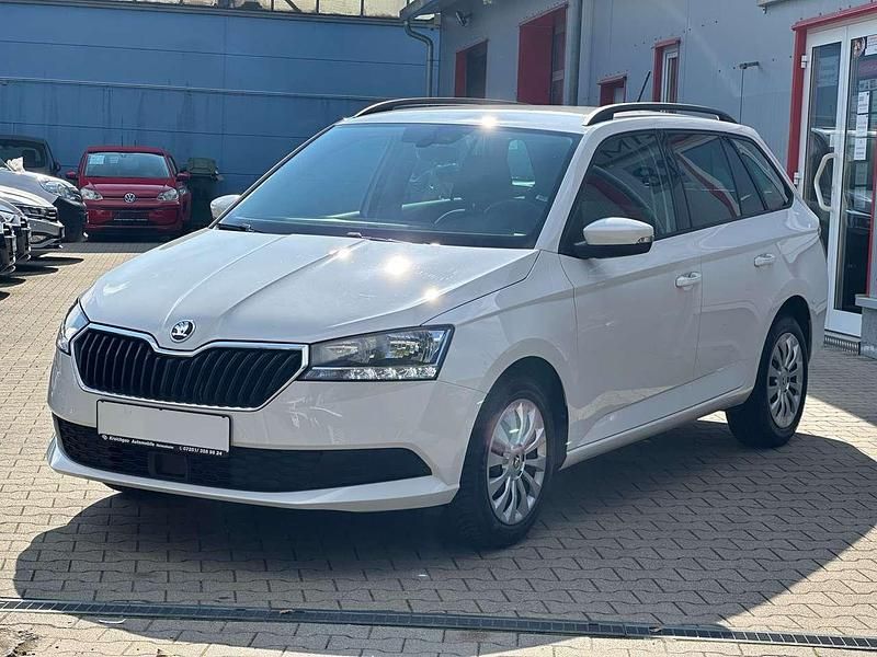 Weiß Gebraucht 2020 Skoda Fabia Kleinwagen | 11.995 € (Fairer Preis) - Bild 1/4