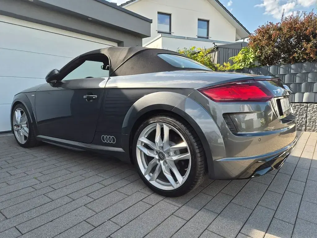 Gebraucht Audi TT Roadster S-Line 197 PS (144 kW) 2019 Grau Cabrio