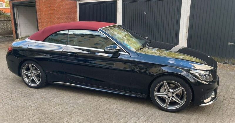 Schwarz Gebraucht 2016 Mercedes C200 AMG line Cabrio | 26.800 € (Guter Preis) - Bild 1/4