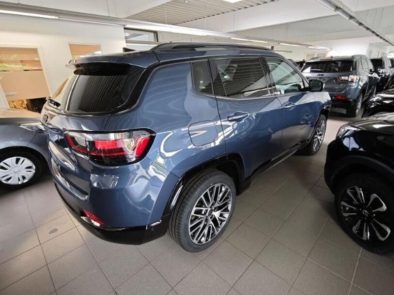 Neu Jeep Compass Summit 131 PS (96 kW) 2025 Blau SUV