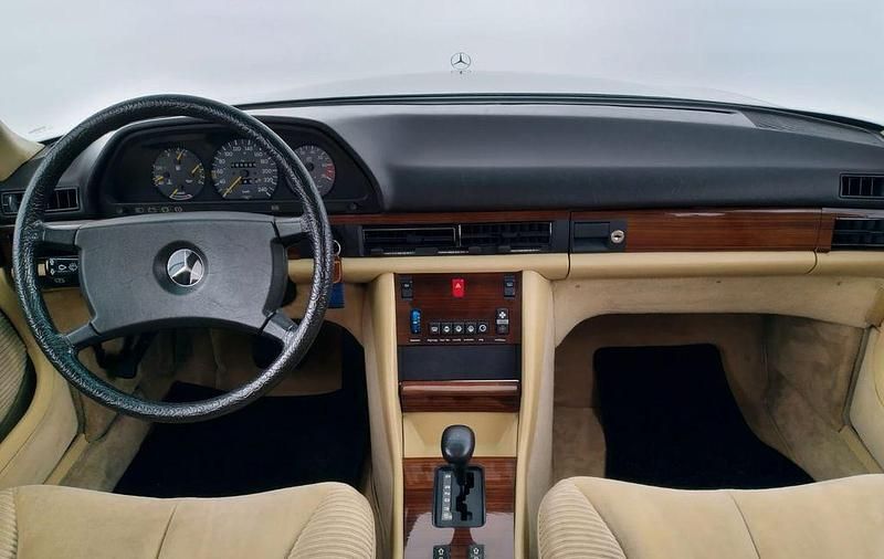 Gebraucht Mercedes E500 231 PS (169 kW) 1983 Blau Limousine