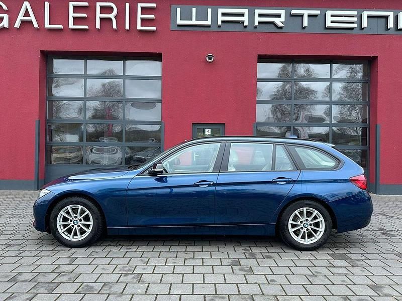Gebraucht BMW 320 Sport Line 163 PS (119 kW) 2019 Blau Kombi
