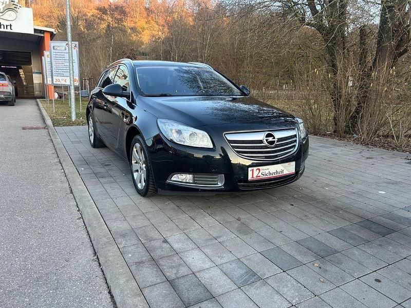Gebraucht Opel Insignia Active 160 PS (117 kW) 2013 Schwarz Kombi