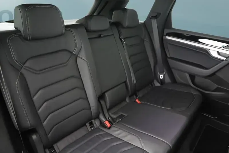 Gebraucht VW Touareg 286 PS (210 kW) 2023 Blau SUV