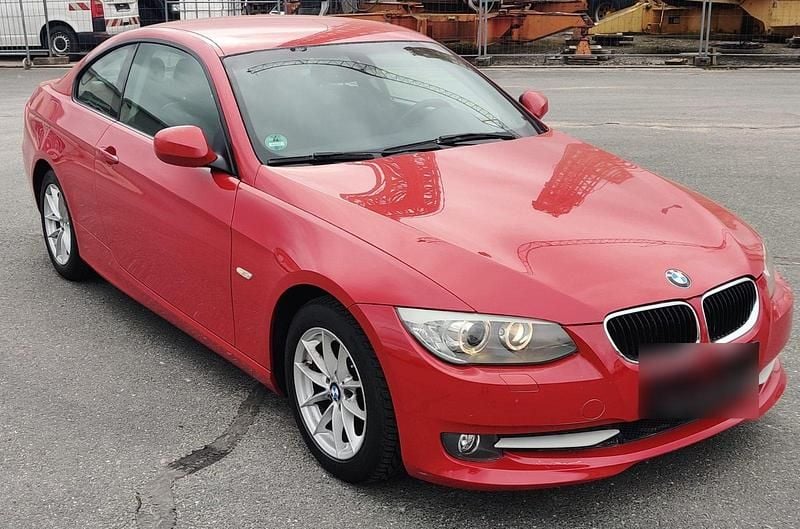 Second-hand BMW 318 143 CP (105 kW) 2011 Roșu Coupe