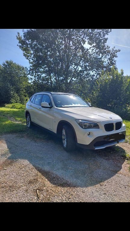 Weiß Gebraucht 2010 BMW X1 SUV | 11.890 € (Fairer Preis) - Bild 1/4