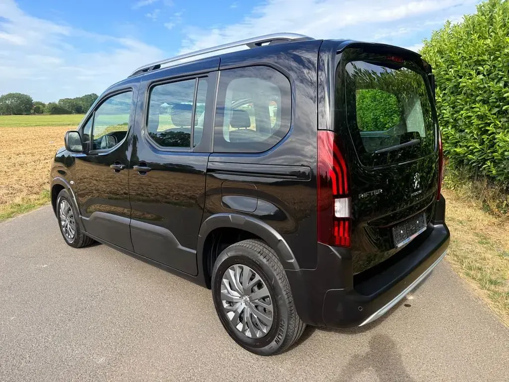 Gebraucht Peugeot Rifter Allure 131 PS (96 kW) 2021 Schwarz Van / Kleinbus