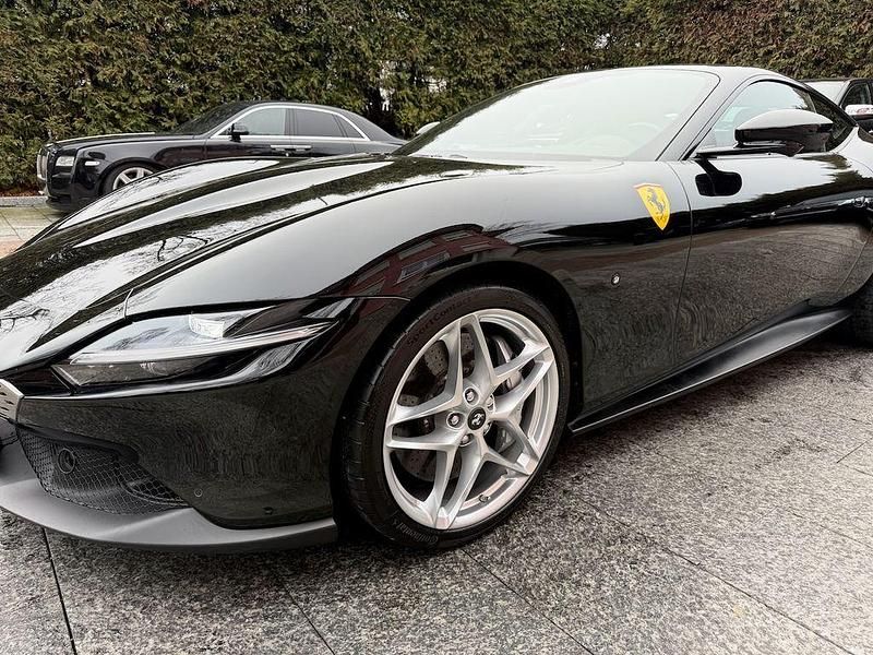Second-hand Ferrari Roma 620 CP (456 kW) 2021 Negru Coupe